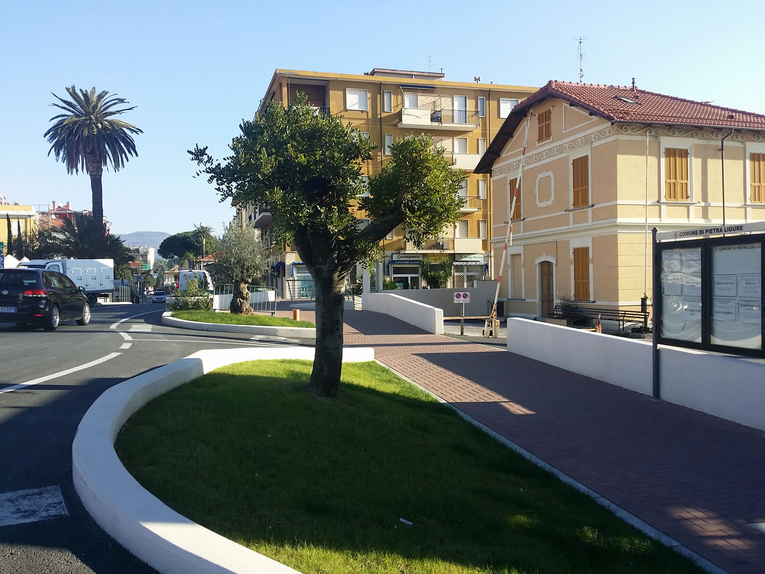 Rotonda zona Ospedale - Pietra Ligure 